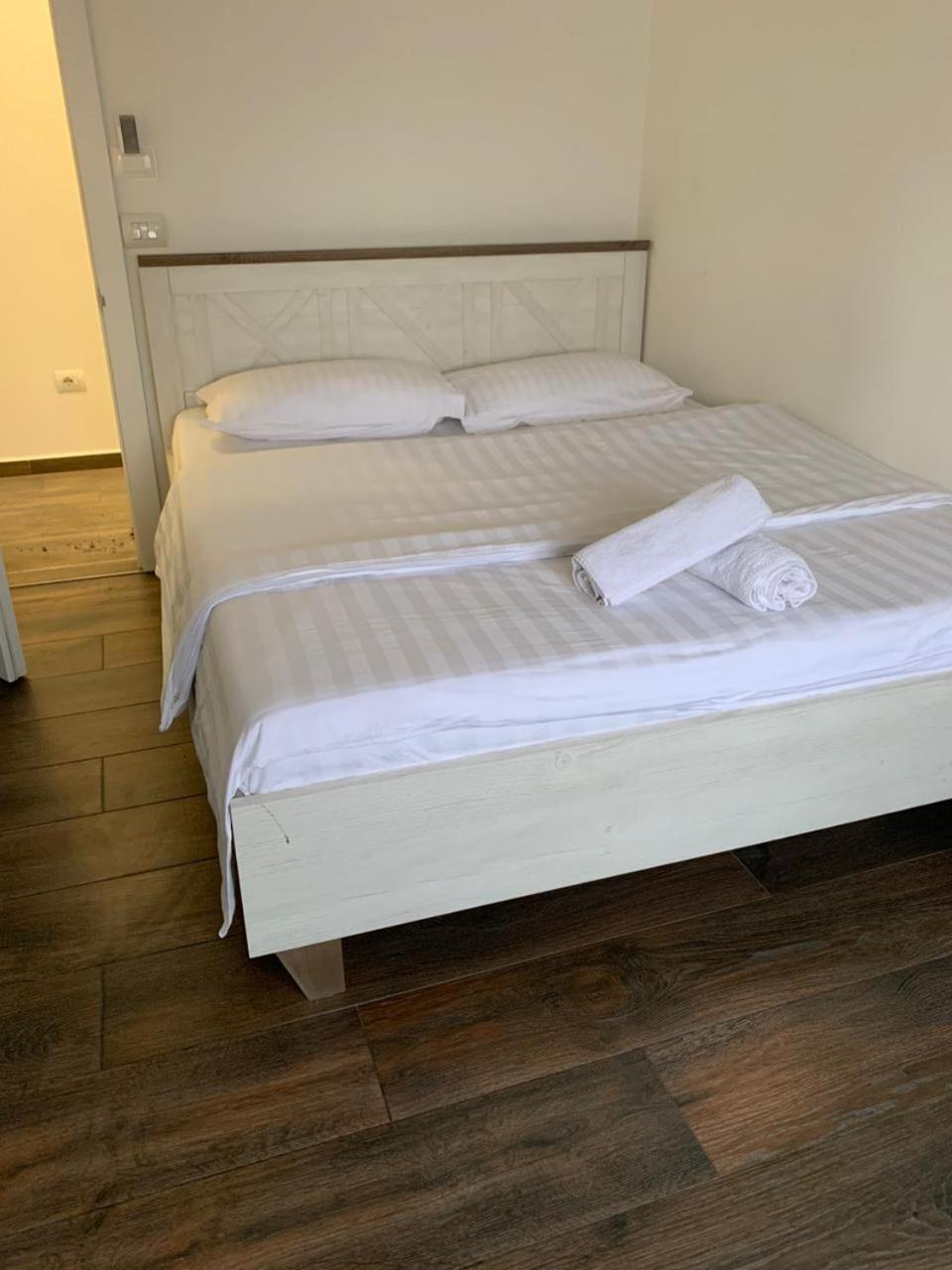 Artist Hotel *